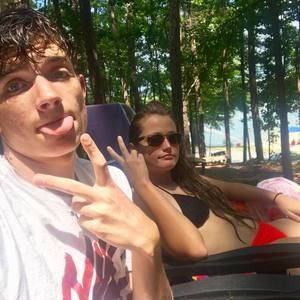 Meet your Posher, Hope